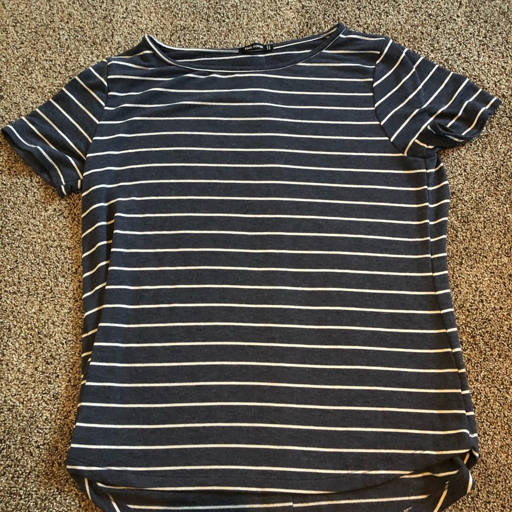 (3/$15)!! Striped super soft tee :)